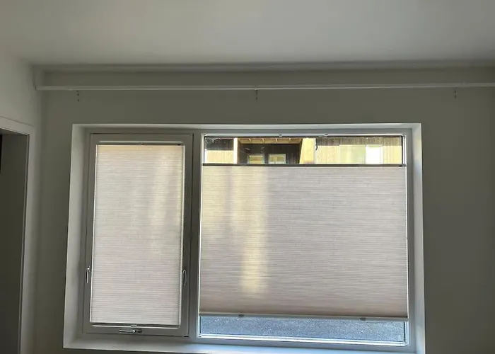 Liten Og Moderne Hybel Med Gratis Parkering